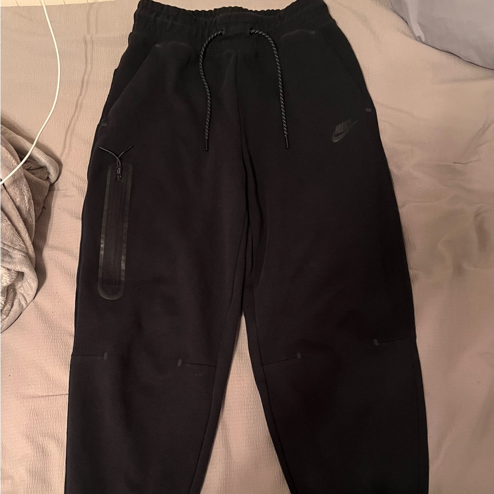 Black Nike Tech sweatpants
